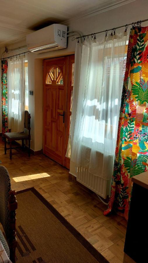 Mandula Apartman Szegedin Exterior foto